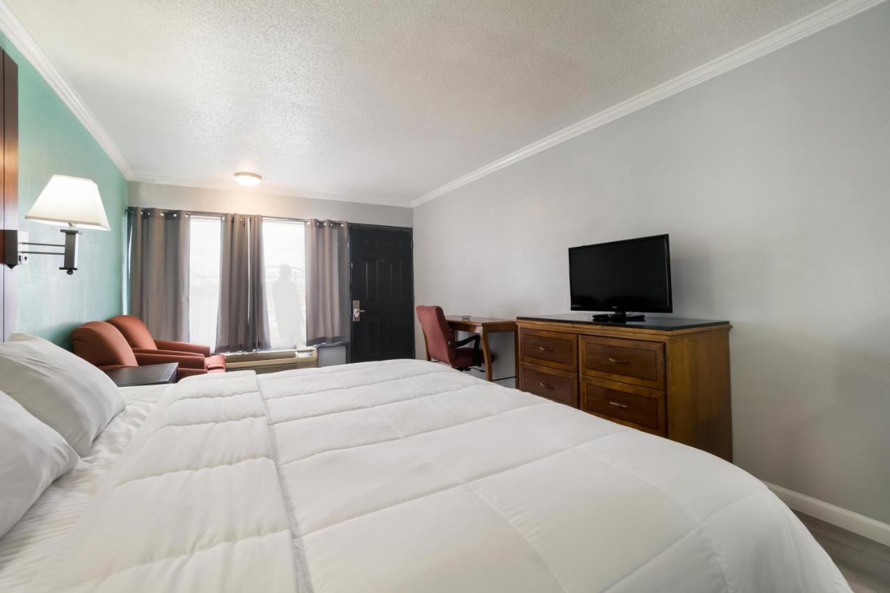 Americas Best Value Inn And Suites Blytheville Exterior photo