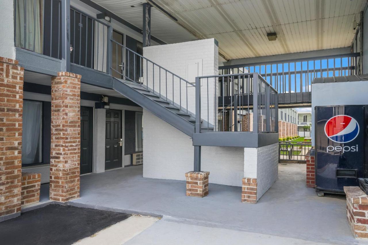 Americas Best Value Inn And Suites Blytheville Exterior photo